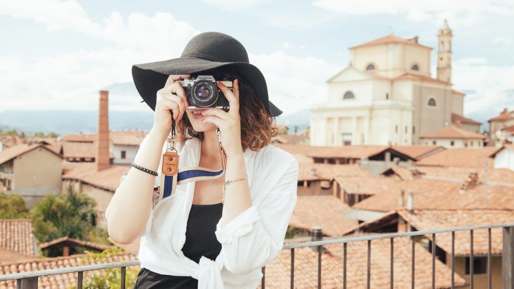 travel-woman-photo