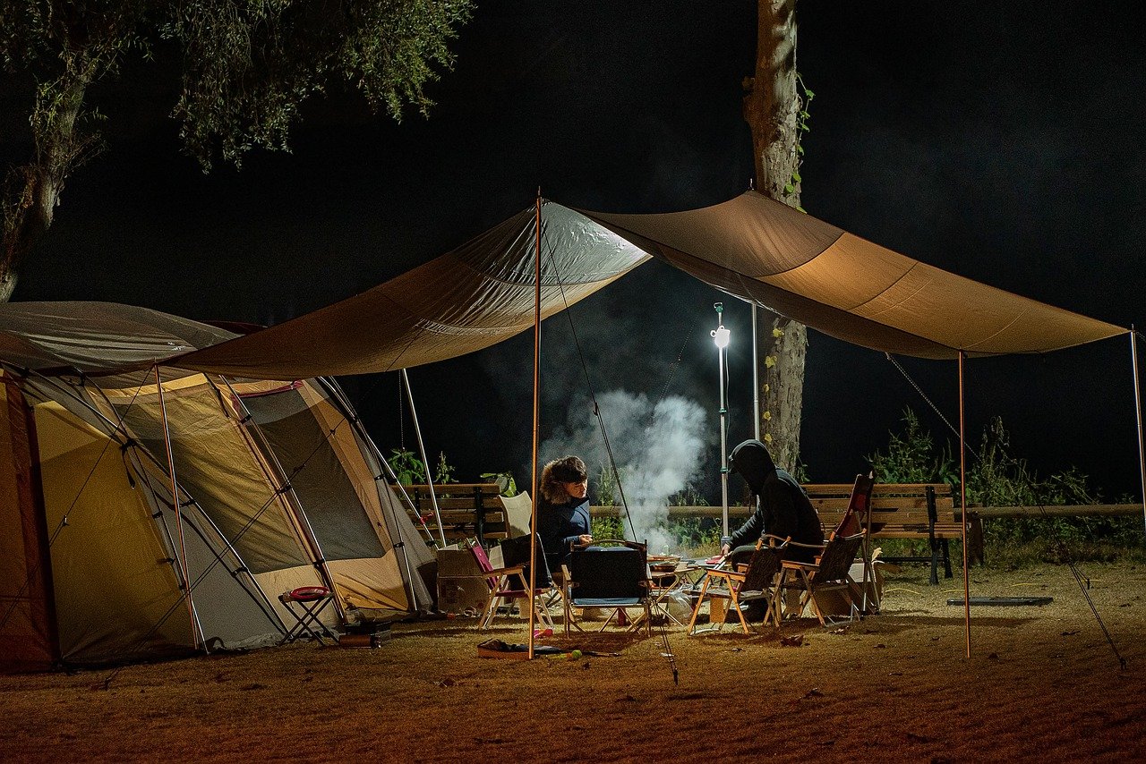 camping-in-the-night