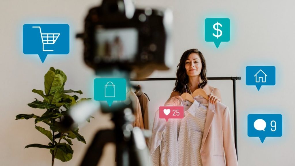 woman-influencer-live-commerce