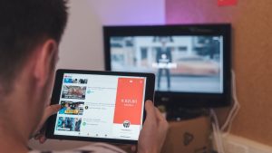 YouTubeライブ配信をする方法とは？実際の画面で手順を解説
