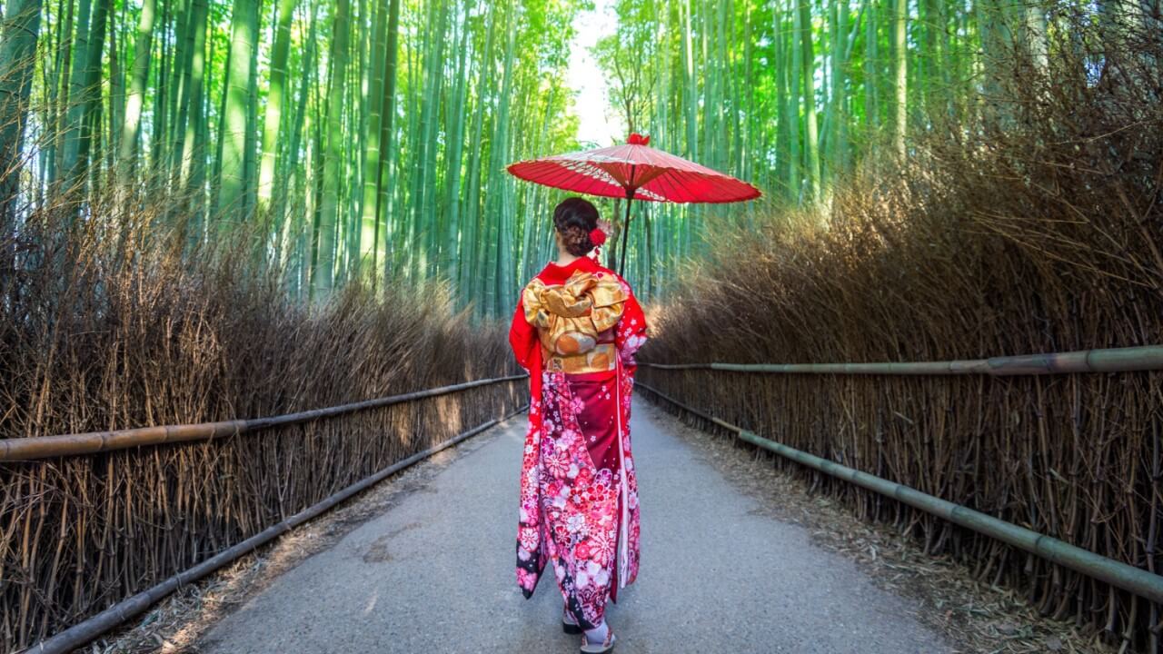 japanese-kimono-woman