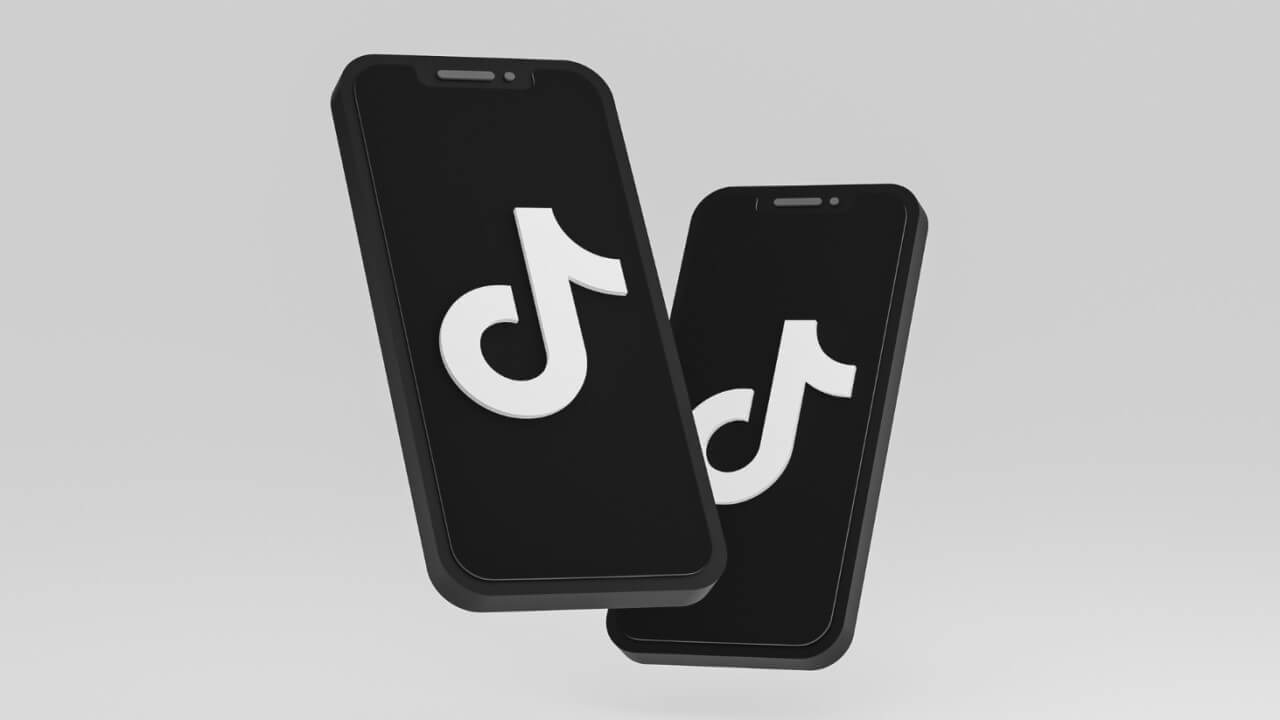 tiktok-logo-smartphone