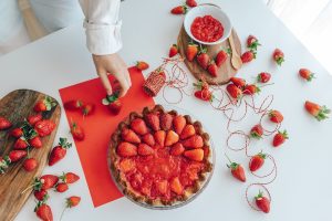 お菓子作りで人気のTikTokインフルエンサー(TikToker)4名と企業タイアップ事例