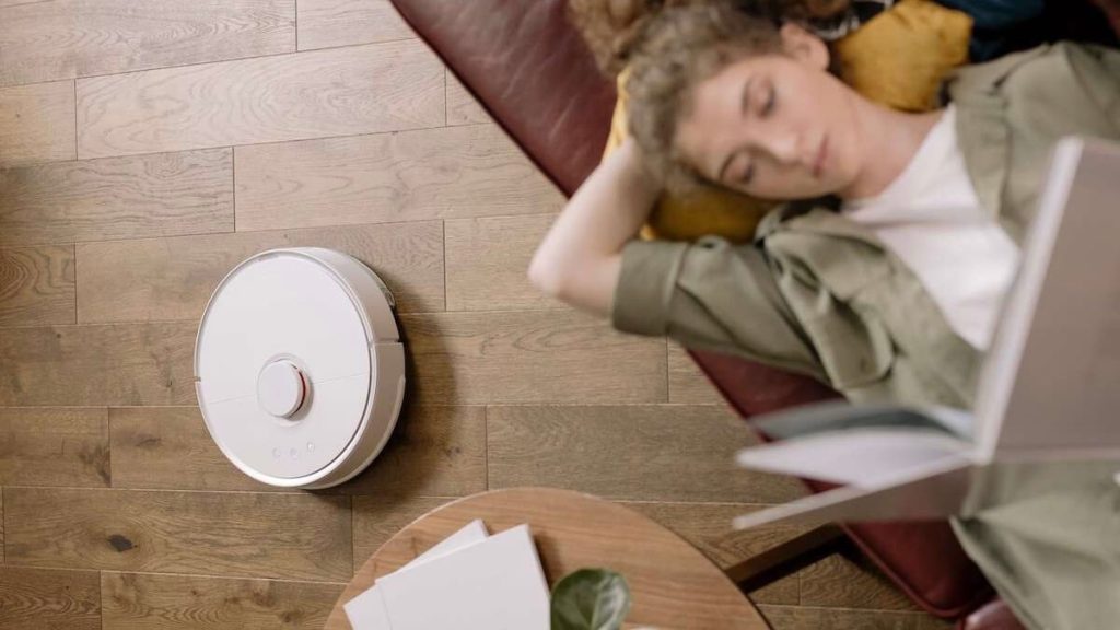 youtube-tie-up-houdehold-appliance-1