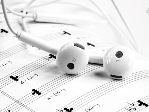 YouTubeの「オーディオライブラリー」で使えるBGM30選!