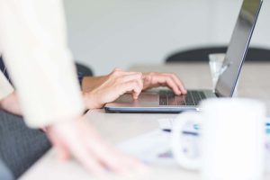 【かんたん解説】デジタルマーケティングとは?基礎知識や代表的な手法ををわかりやすく解説