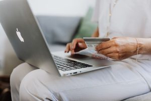 スマホ普及により一気に増加!「パルス型消費」とは?
