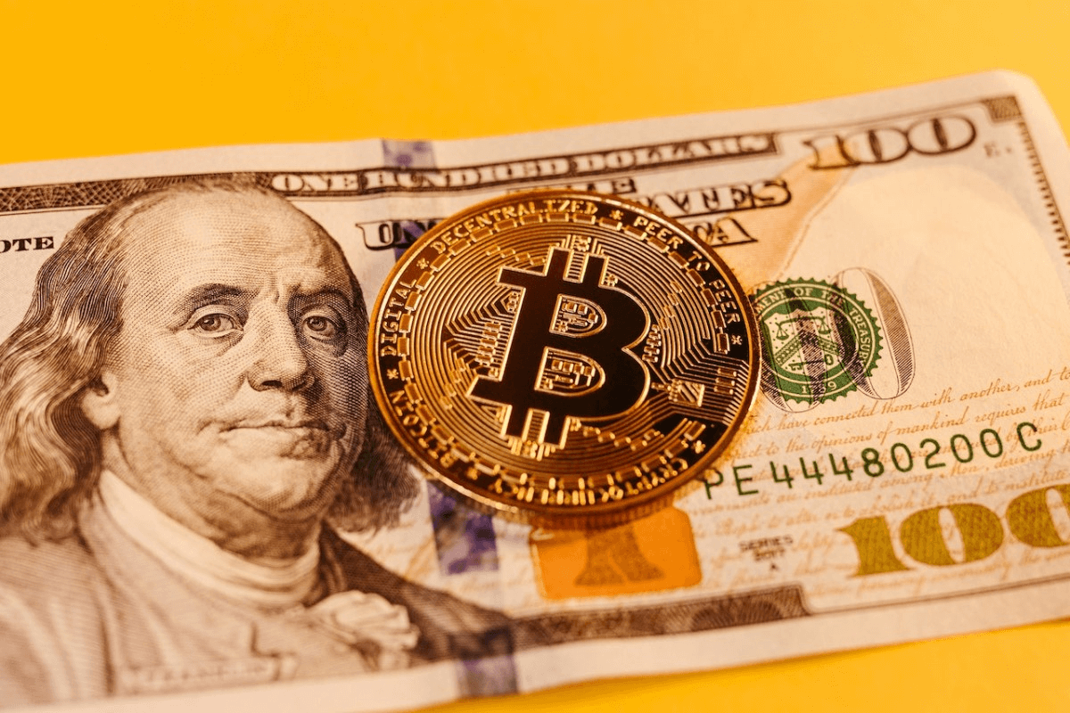 banknotes-and-bitcoins