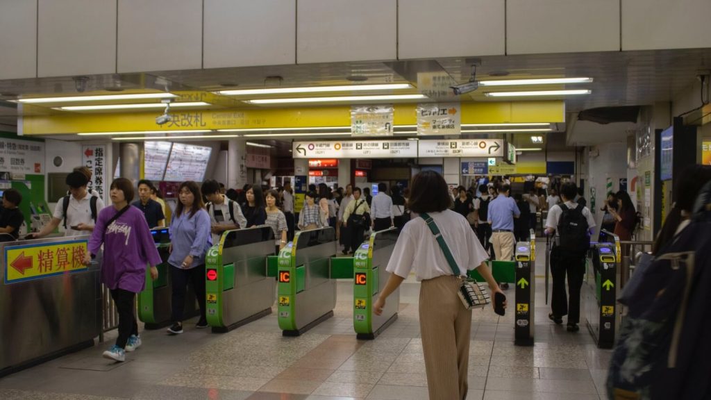 駅ビル内の商業施設とインフルエンサーのタイアップ事例5選