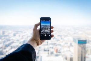 Z世代向けSNSマーケティングとは？ポイントや事例を解説