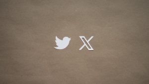【最新ニュース】X（旧Twitter）、投稿にアクションしたユーザーに、コミュニティノート追加の通知を送信する新機能を追加
