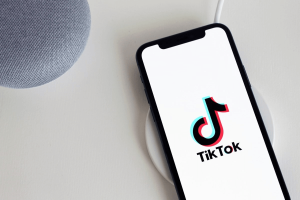 TikTokがGoogleと提携で検索機能が強化？TikTok検索の展望を考察