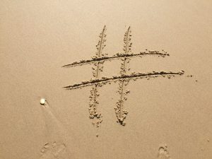 Instagram投稿で「人気のハッシュタグをつける」は逆効果?