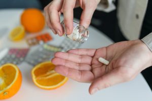 国家資格保有者におけるインフルエンサーの起用について|薬機法・PRにおいて考慮すべき点は?