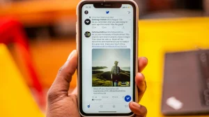 【最新ニュース】X(旧Twitter)のイーロン・マスク氏、「ピン留め投稿」をすべてのフォロワーに確実に表示させるため、推奨アルゴリズムの変更を発表