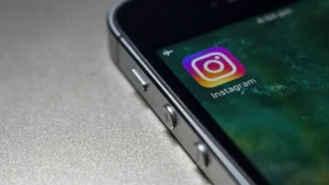 Instagramストーリーズ広告とは?費用や出稿方法、知っておきたいコツを解説!