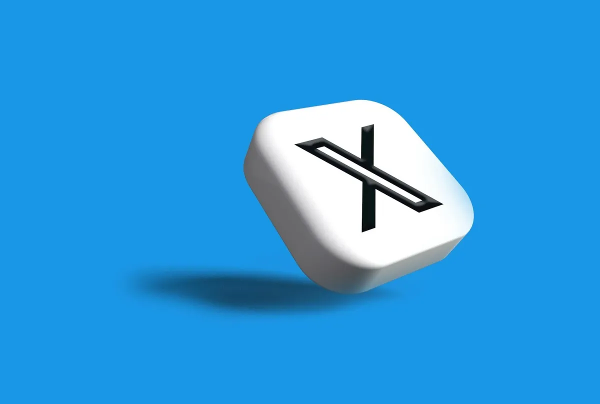 x-logo