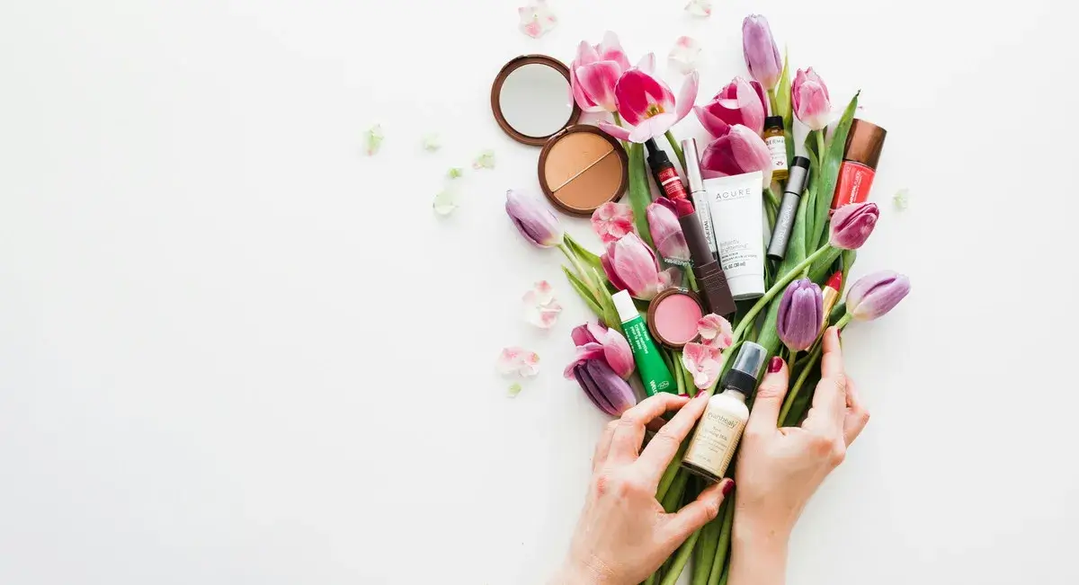beauty-cosmetics-influencers-About