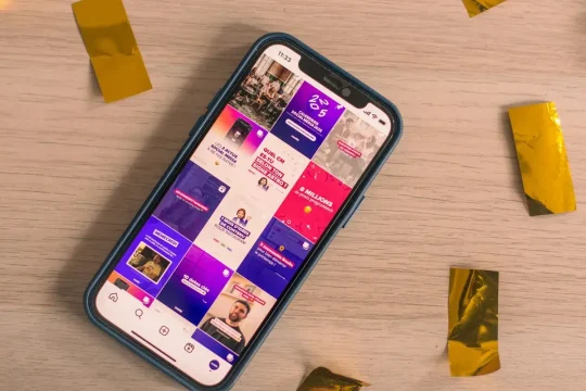 【2026年最新】Instagramの友達とコレクションを共有できる「コラボコレクション」機能とは？